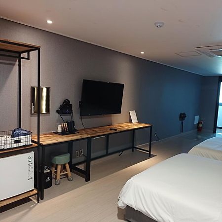 Tongyeong Bridge Hotel Екстериор снимка