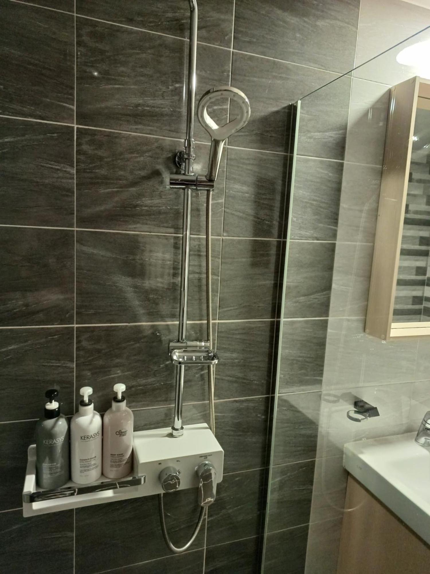 Tongyeong Bridge Hotel Екстериор снимка