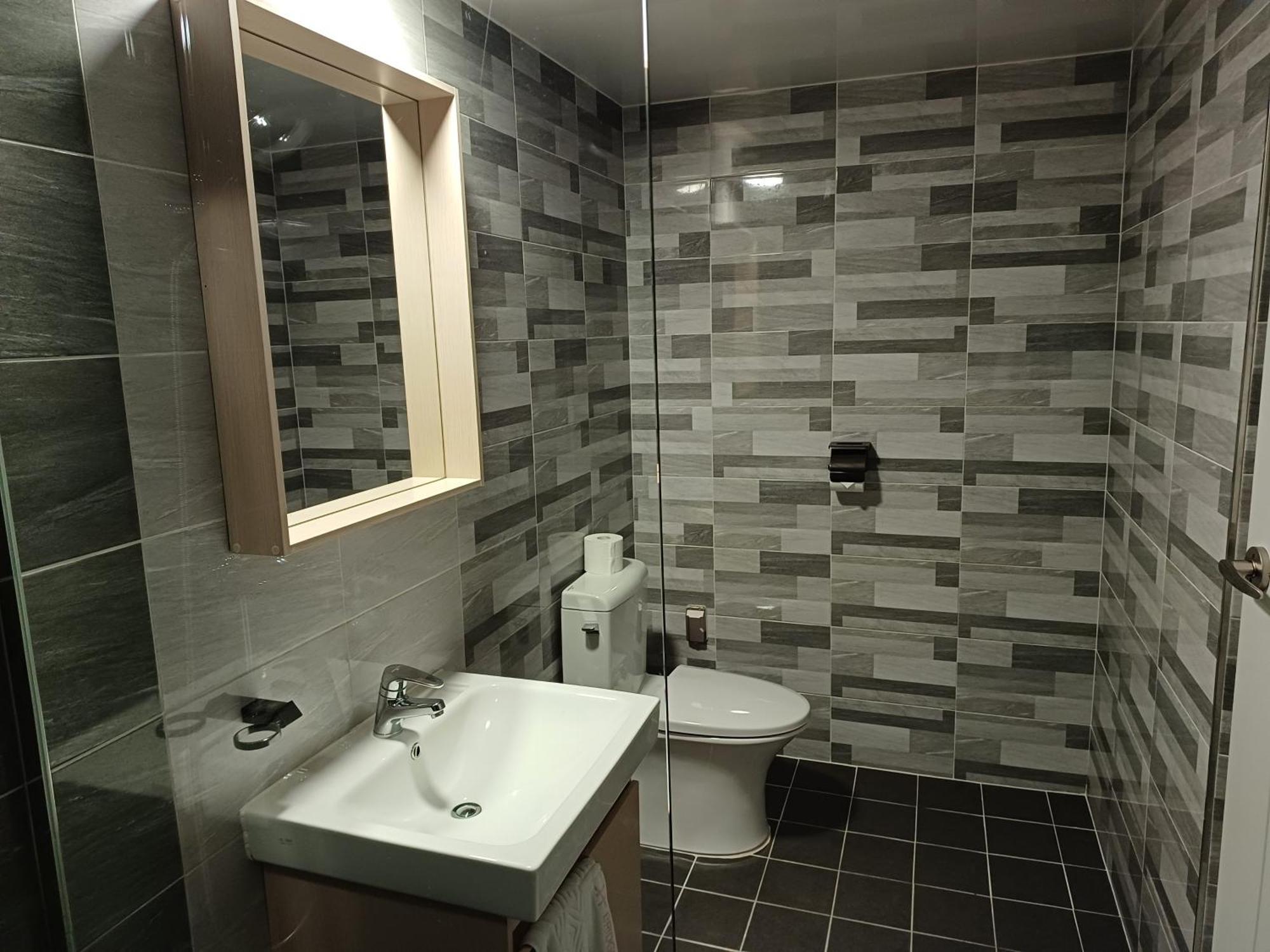 Tongyeong Bridge Hotel Екстериор снимка