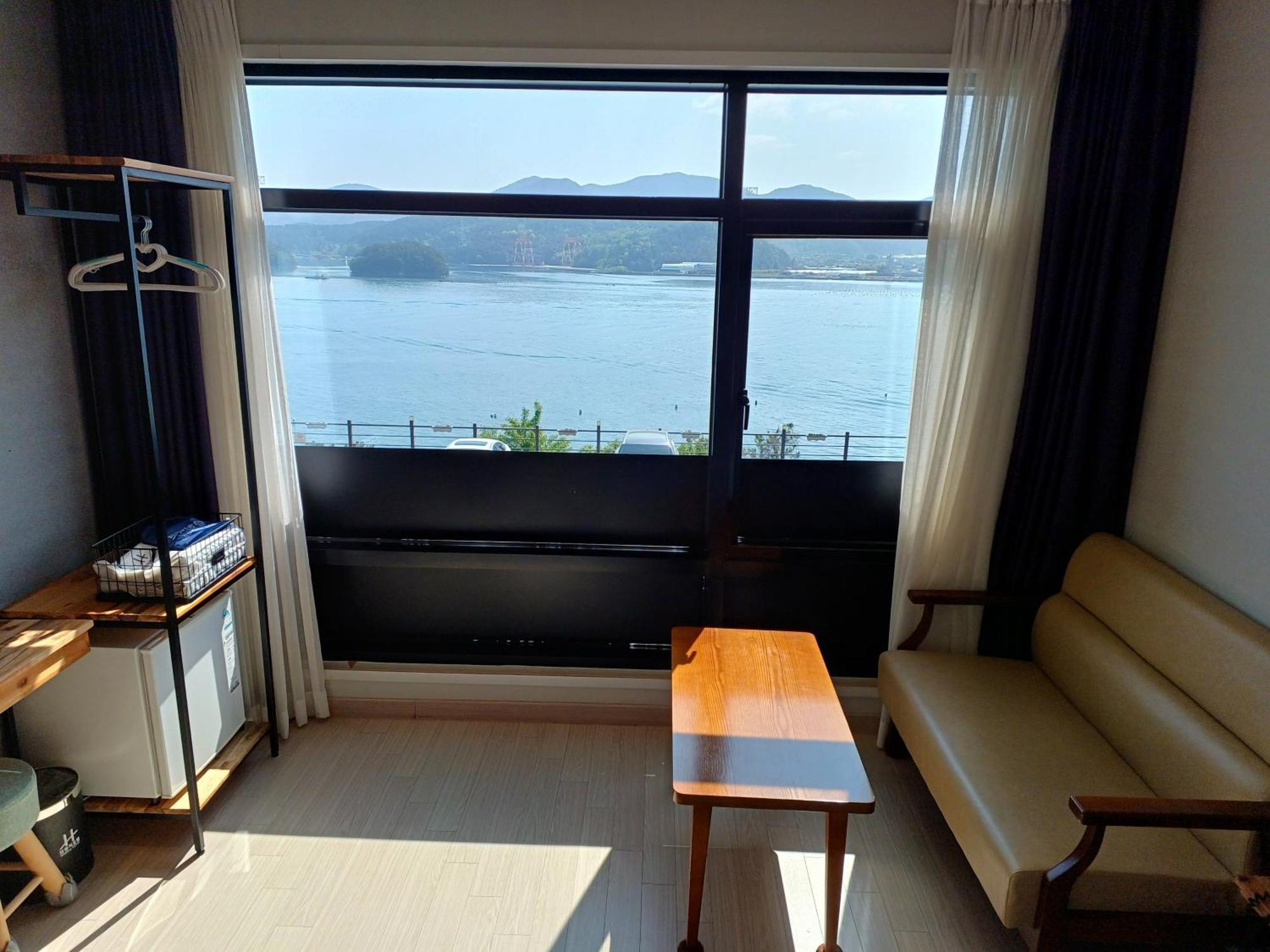 Tongyeong Bridge Hotel Екстериор снимка