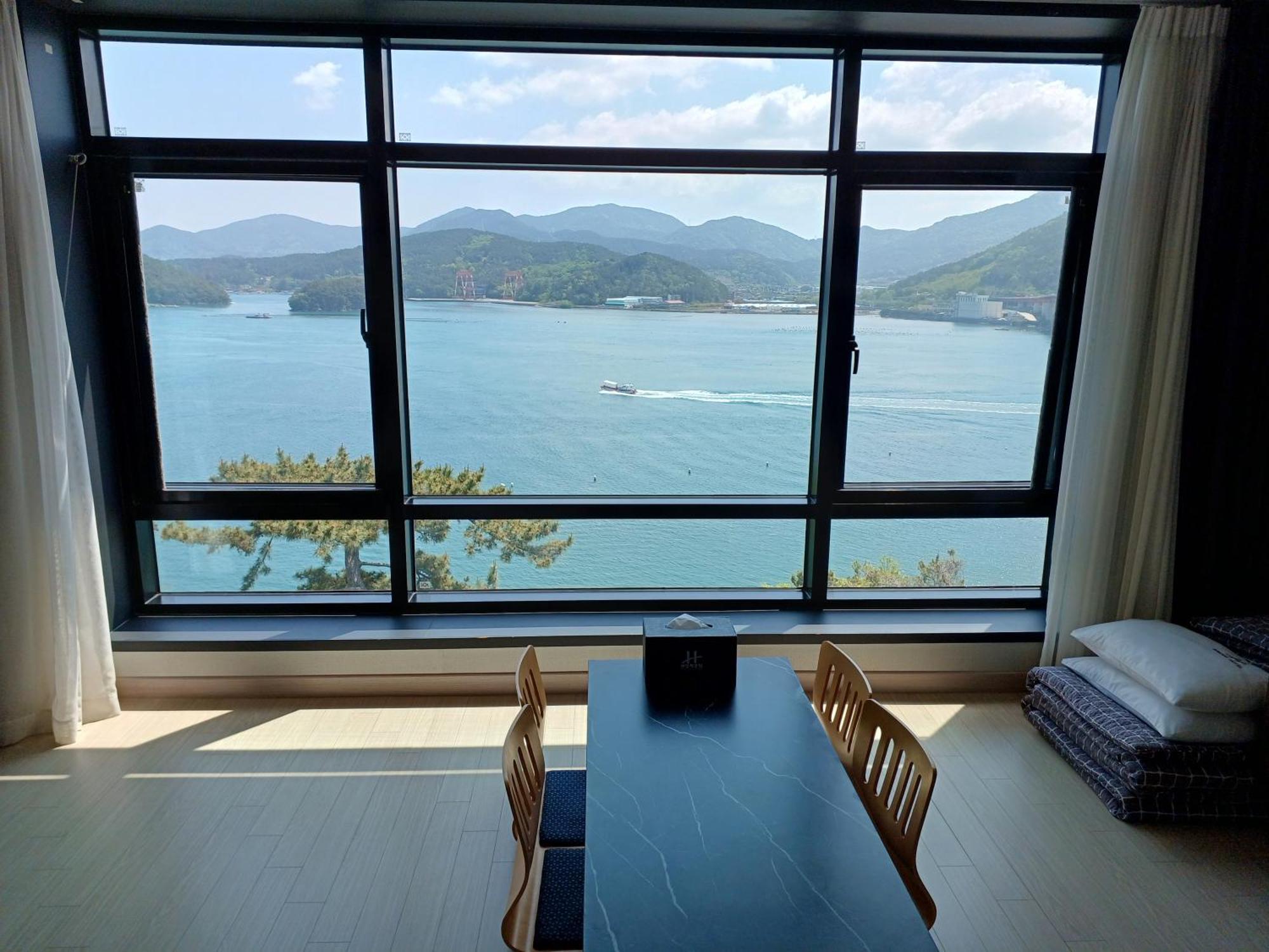 Tongyeong Bridge Hotel Екстериор снимка